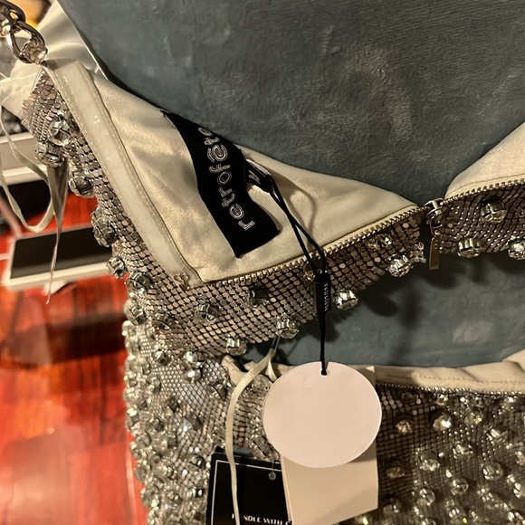 🌺SOLD🌺DEANDRA EMBELLISHED CHAINMAIL SKIRT AND TOP BUNDLE - Picture 7 of 7